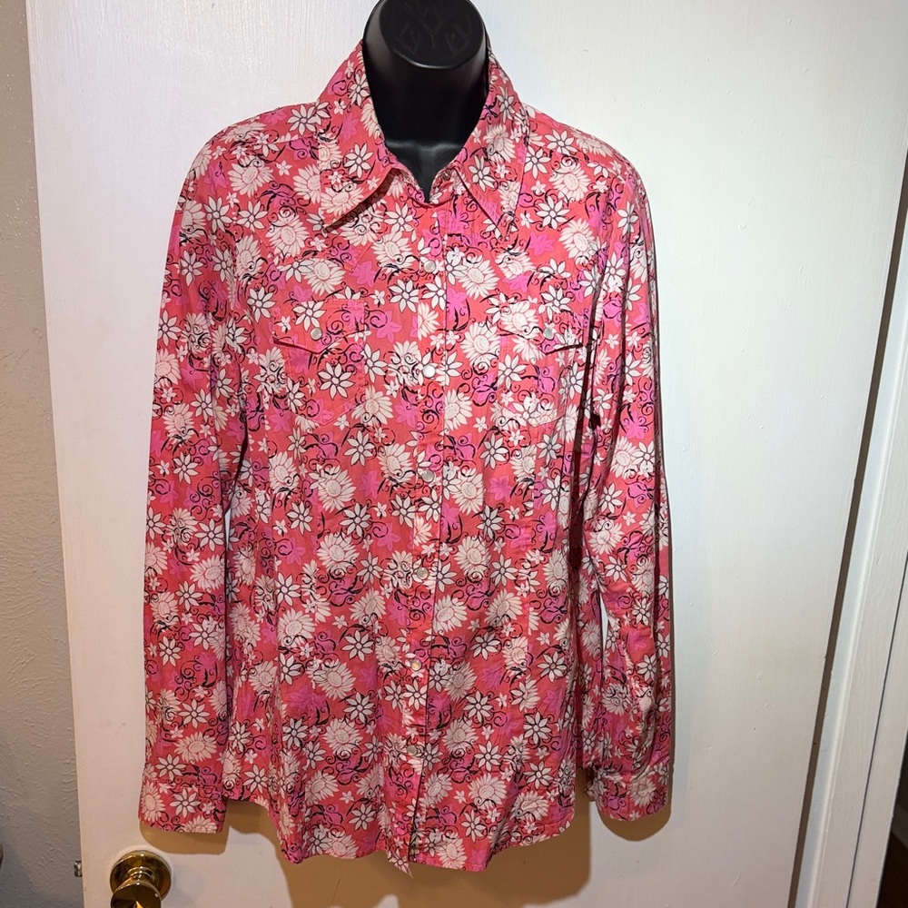 Roper women’s western shirt, pearl snapped, pink and floral print extra large